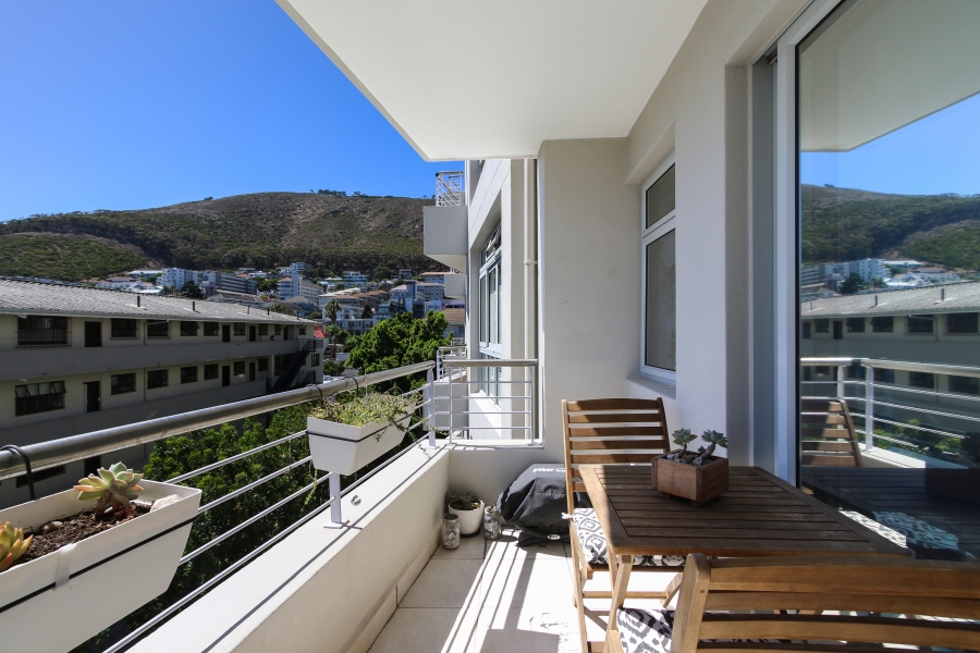 2 Bedroom Property for Sale in Sea Point Western Cape